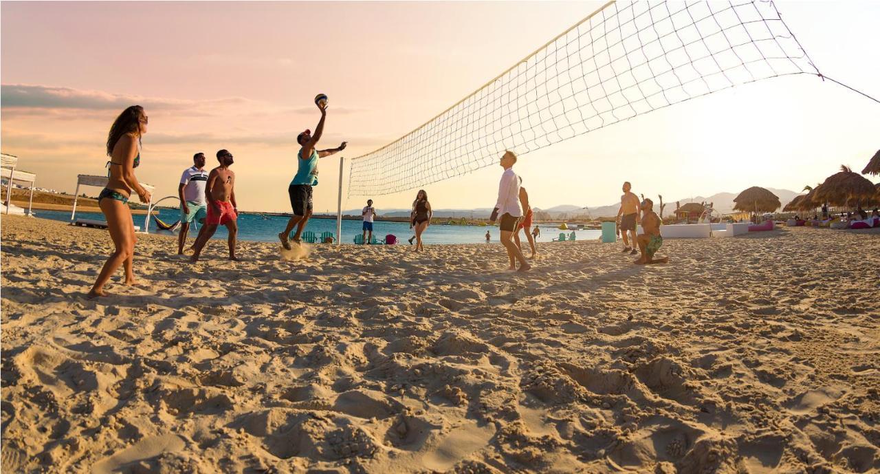 Cloud 7 Residences Ayla Άκαμπα Εξωτερικό φωτογραφία Beach volleyball at the Atlantis Paradise Island